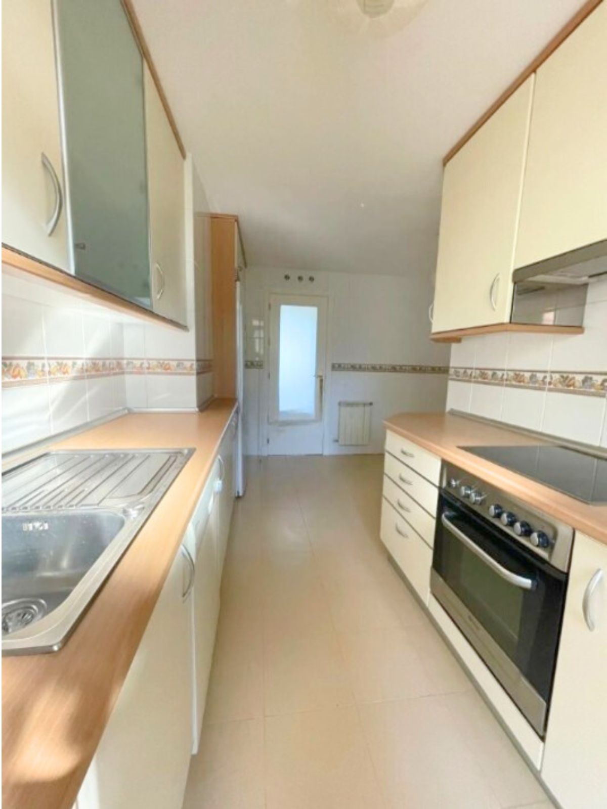 Piso en alquiler en Calle María Curie, San Sebastián de los Reyes.