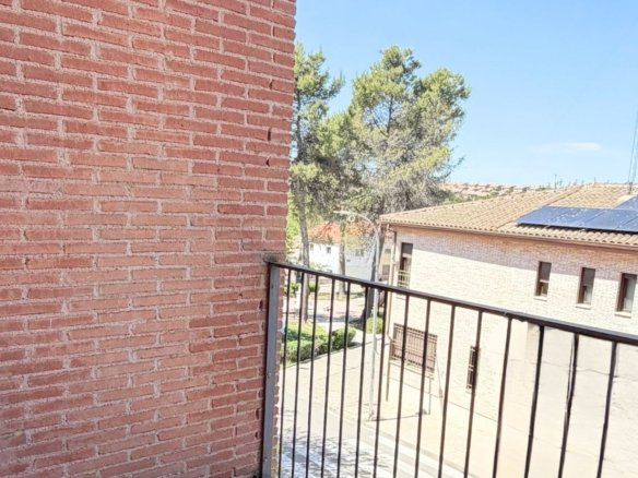 Chalet Adosado en venta en Calle Libertad, Seseña, Toledo.