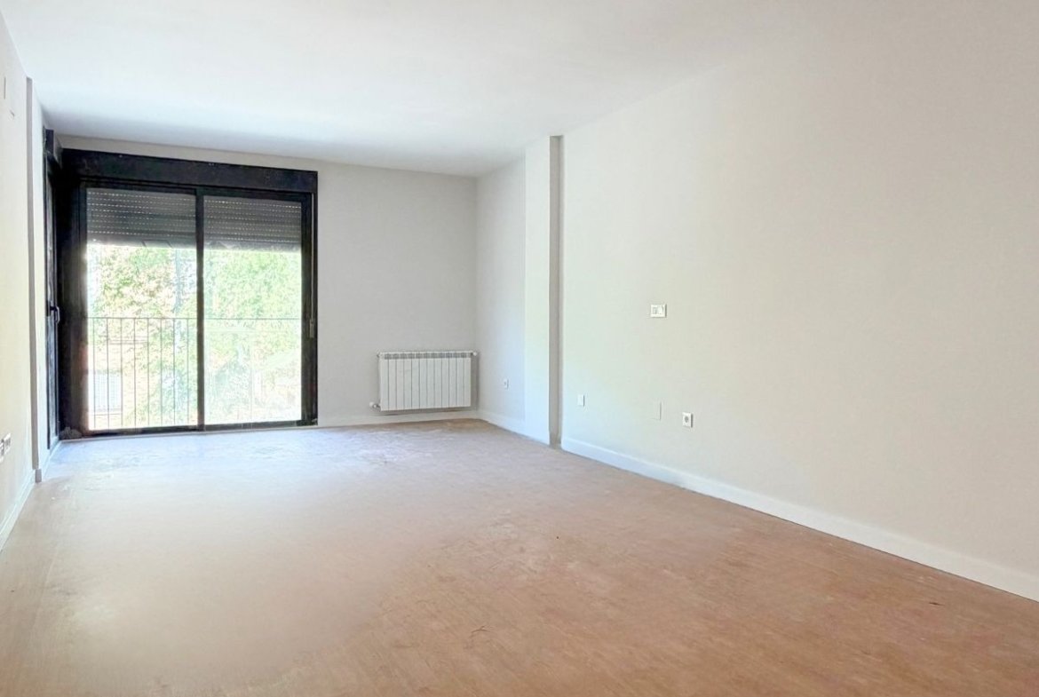 Chalet Adosado en venta en Calle Libertad, Seseña, Toledo.