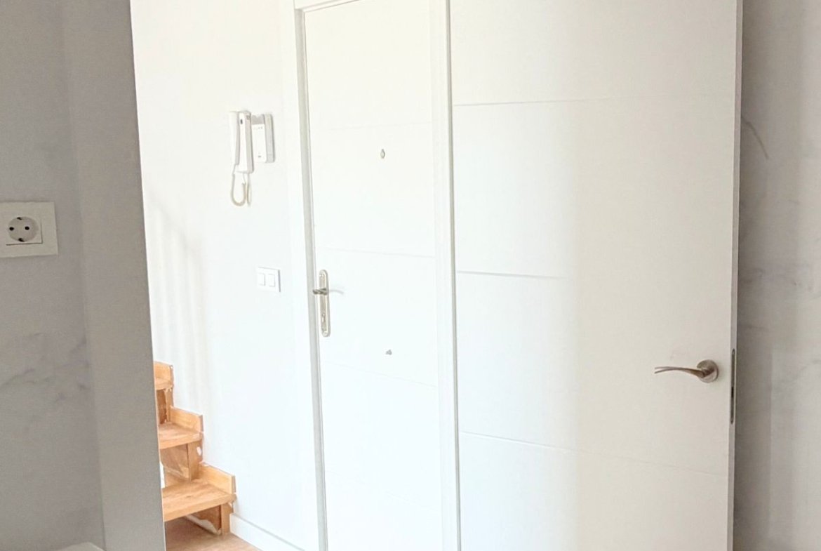 Chalet Adosado en venta en Calle Libertad, Seseña, Toledo.