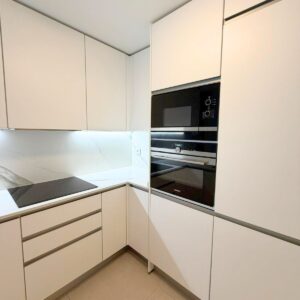 Piso en alquiler en Calle Clara del Rey, Chamartín.