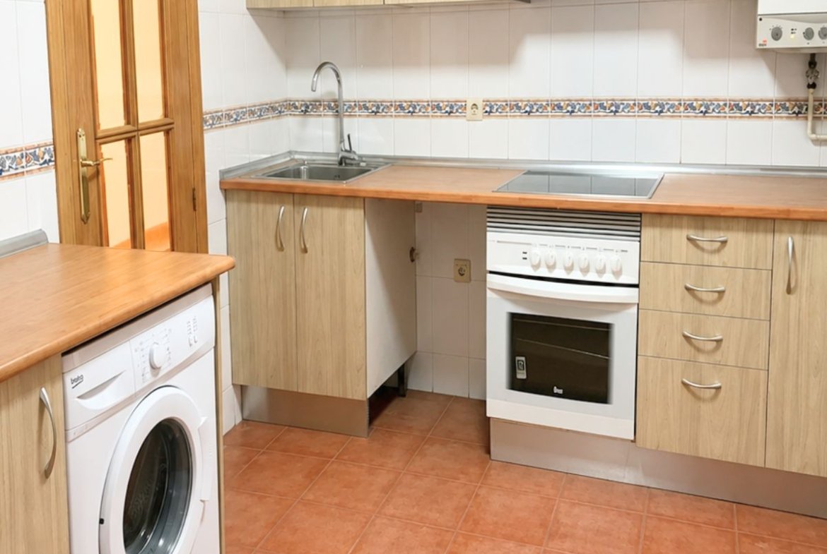 Piso en alquiler en Vía Complutense, Alcalá de Henares.