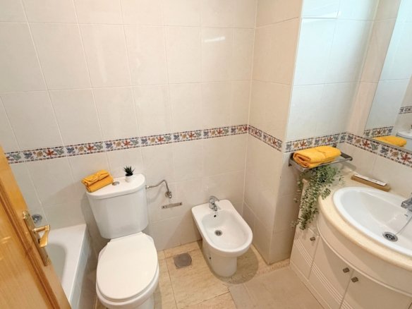 Piso en Venta en Calle Maximino López, Valmojado, Toledo.