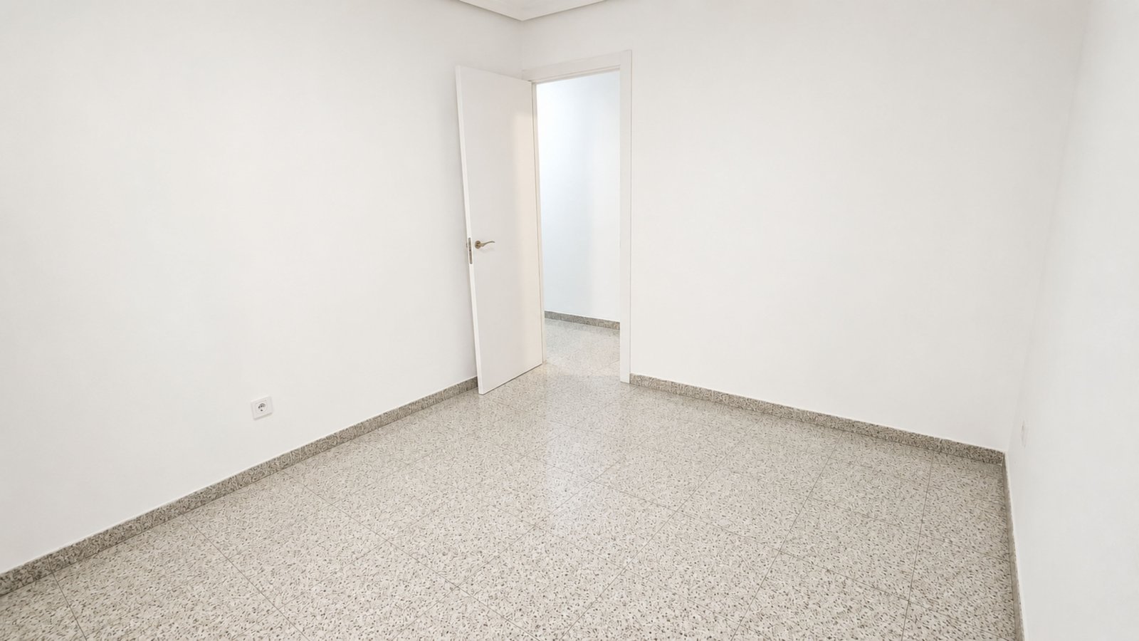 Piso en alquiler en Calle Peironcely, Entrevías.