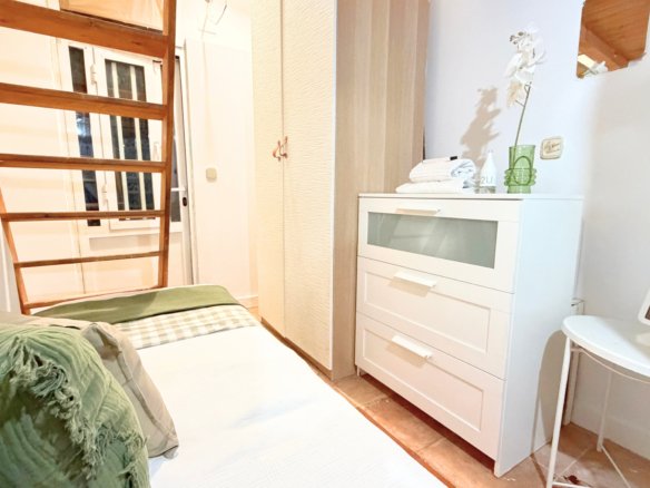 Estudio en alquiler en Calle Salitre, Lavapiés.