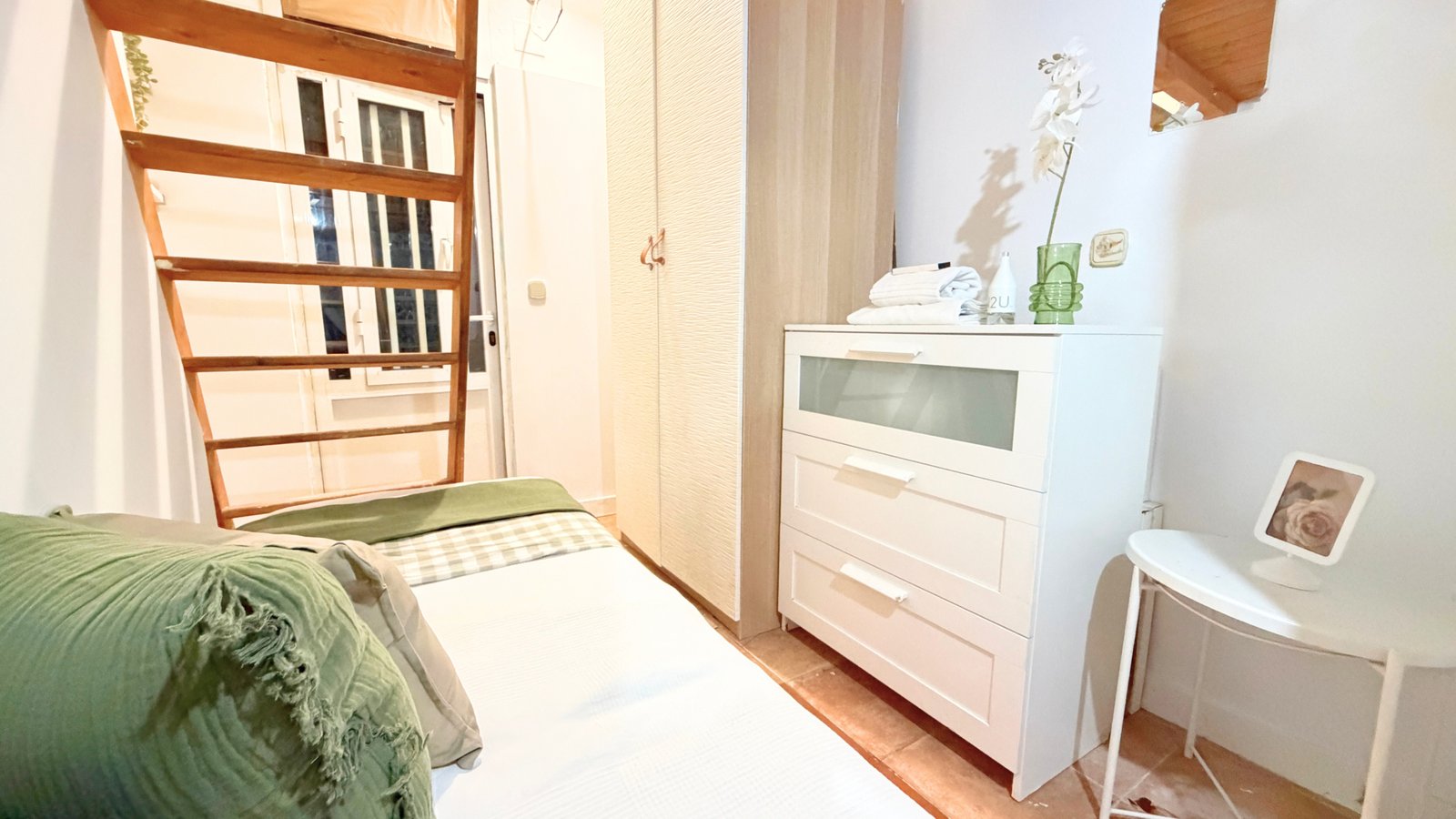 Estudio en alquiler en Calle Salitre, Lavapiés.