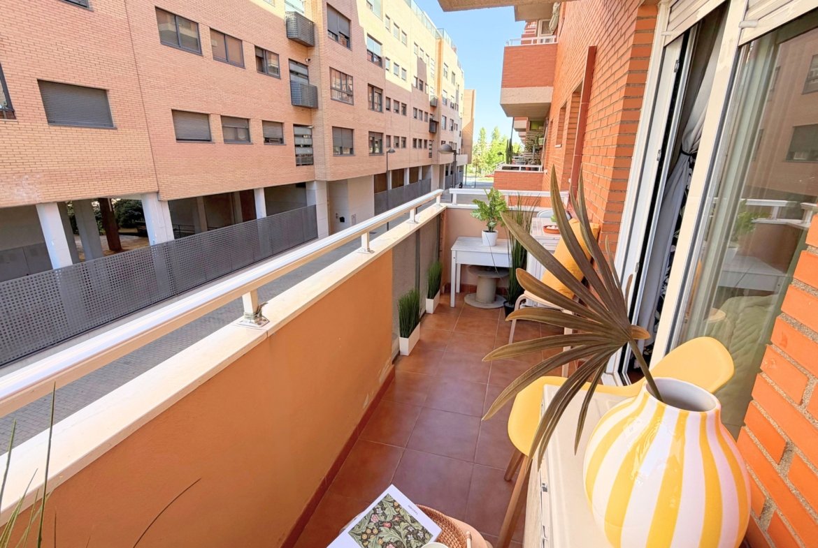 Piso en venta en Calle Icíar Bollaín, Getafe.