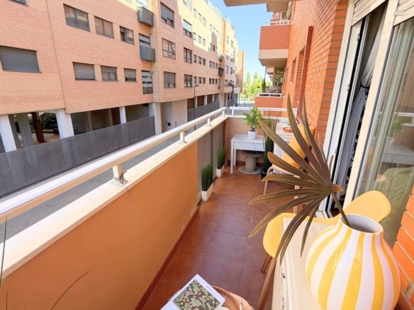 Piso en venta en Calle Icíar Bollaín, Getafe.