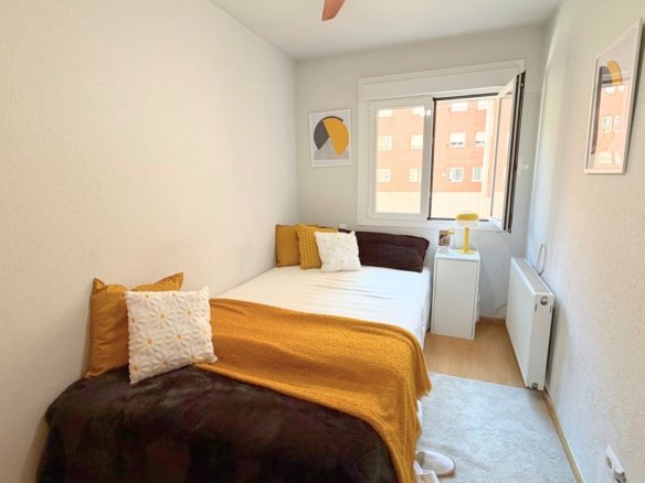 Piso en venta en Calle Icíar Bollaín, Getafe.