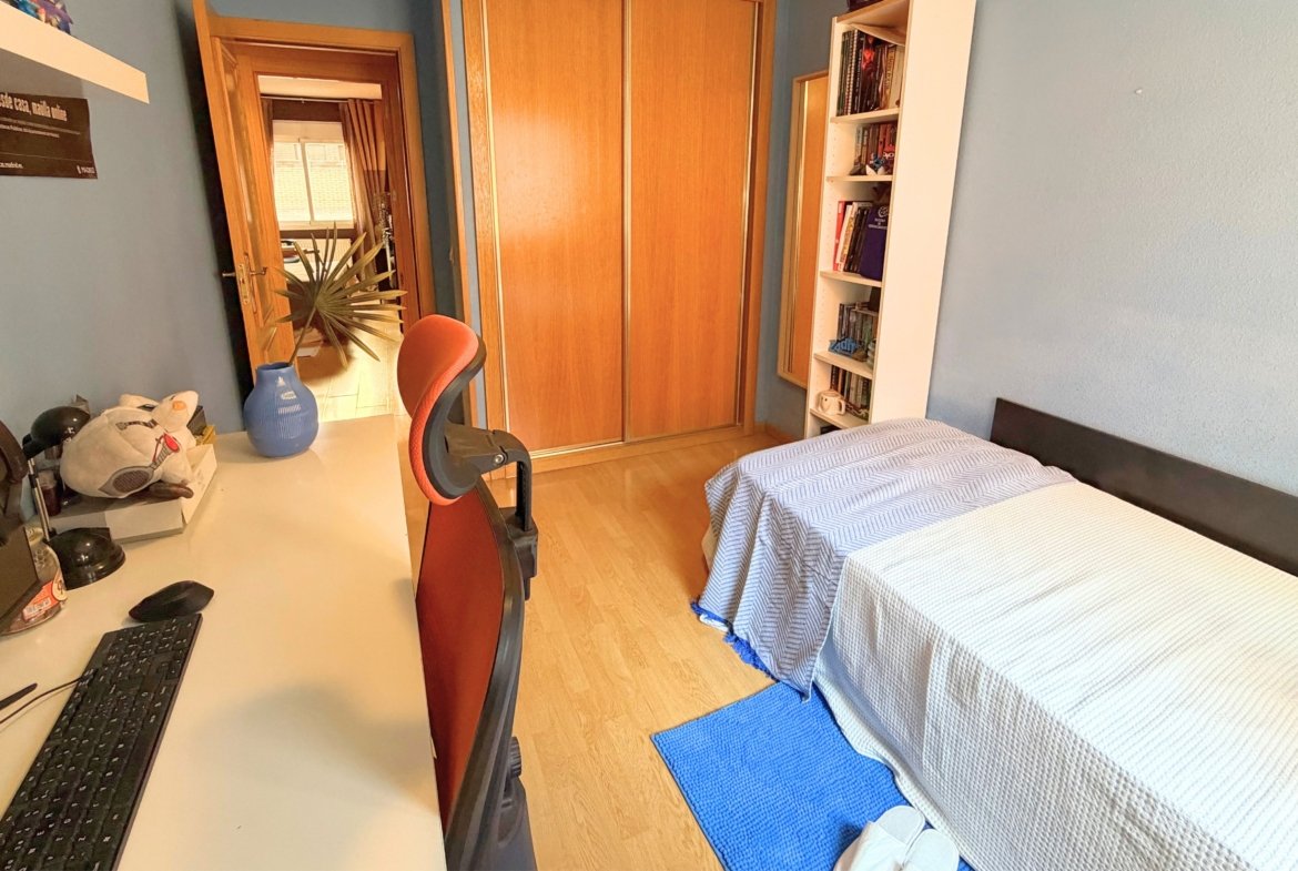 Piso en venta en Calle Icíar Bollaín, Getafe.