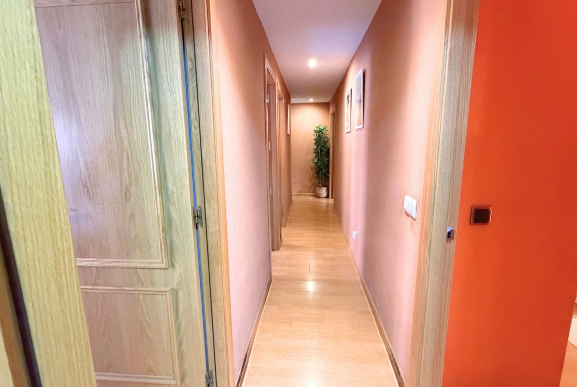 Piso en venta en Calle Icíar Bollaín, Getafe.