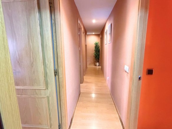 Piso en venta en Calle Icíar Bollaín, Getafe.