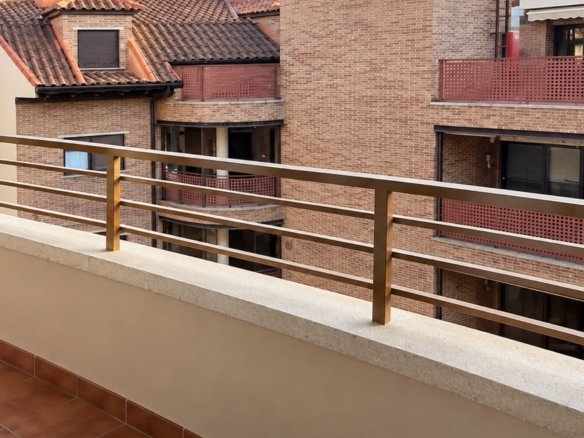 Piso en venta en Calle Clavel, Alcalá de Henares.